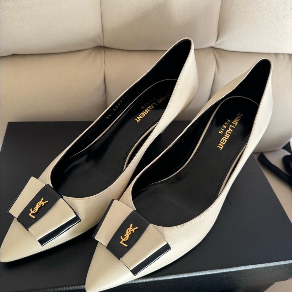 Saint Laurent Pierrot Monogram Bow Pointed Toe Pump / size 39